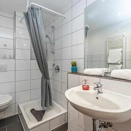 アパート アパルトマンタウス グーヴェルヌール マックス ビューズム