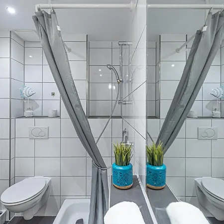 アパルトマンタウス グーヴェルヌール マックス アパート