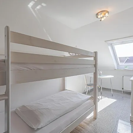 アパート アパルトマンタウス グーヴェルヌール マックス ビューズム