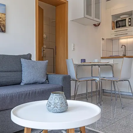 アパルトマンタウス グーヴェルヌール マックス アパート *