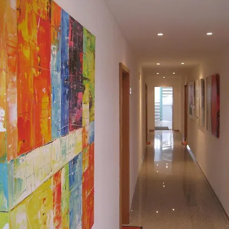 Appartementhaus Gouverneur-maxse *